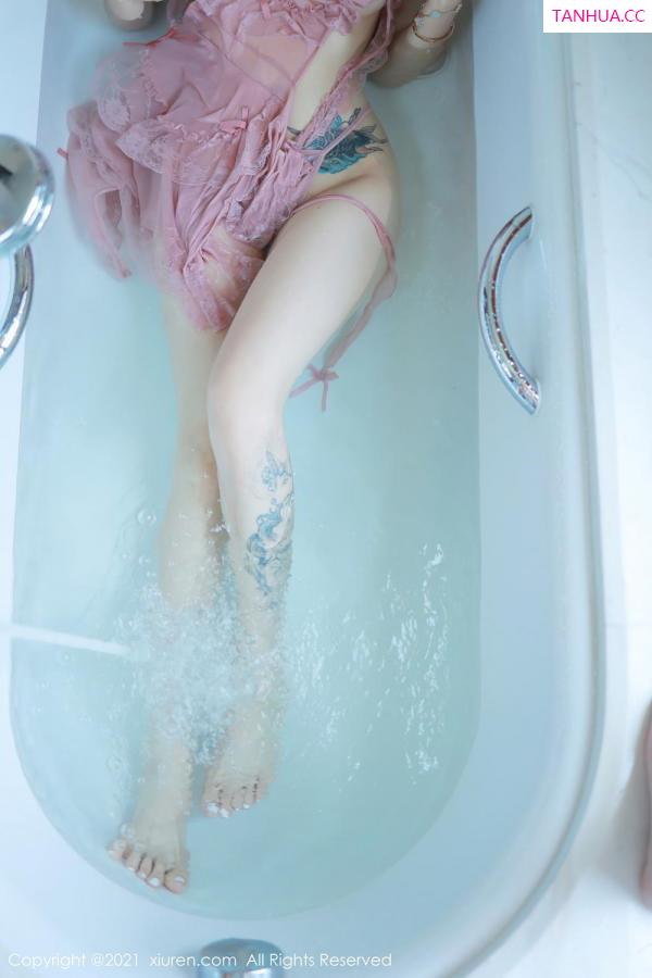 夏西CiCi  双马尾女孩夏西CiCi 粉色女仆浴室湿身第51张图片